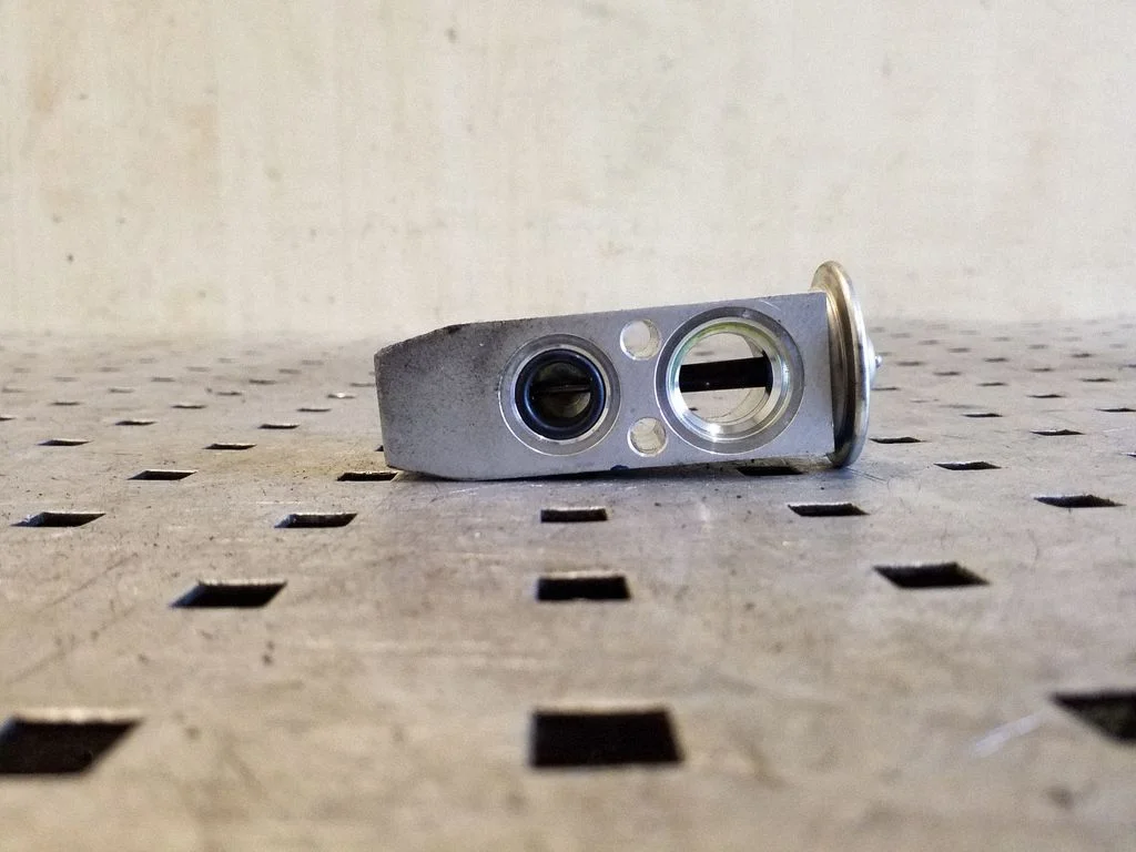 Air conditioning (A/C) expansion valve