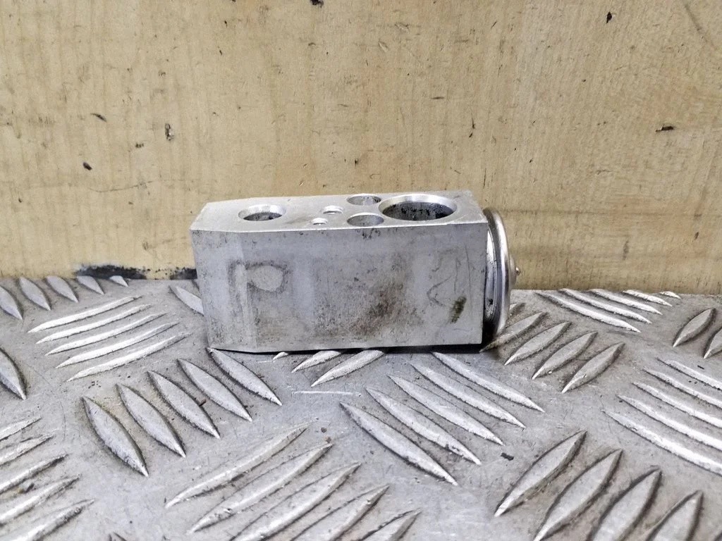 Air conditioning (A/C) expansion valve
