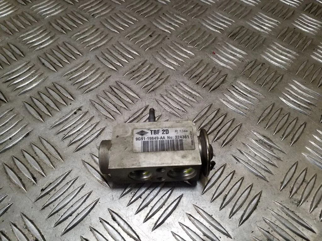 Air conditioning (A/C) expansion valve 9G9119849AA