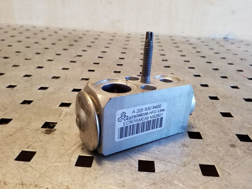 Air conditioning (A/C) expansion valve – Mercedes-Benz C-Class W205 (2014-2021)