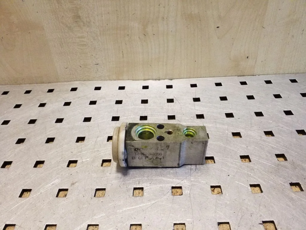 Air conditioning (A/C) expansion valve T416230350