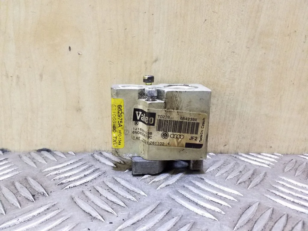Air conditioning (A/C) expansion valve 1J1820103B