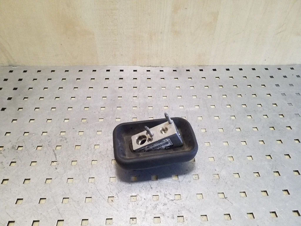 Air conditioning (A/C) expansion valve