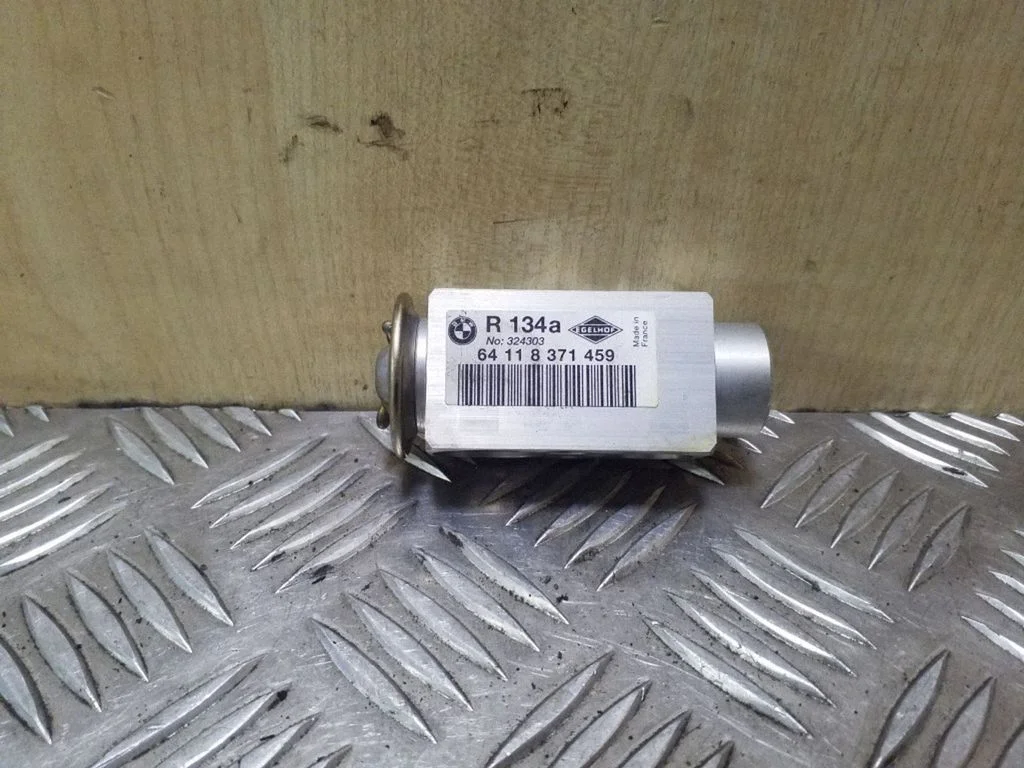 Air conditioning (A/C) expansion valve 64118371459