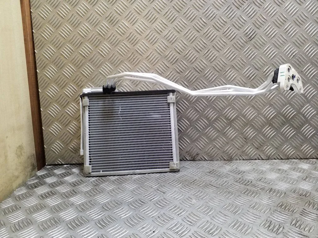 Air conditioning (A/C) radiator (interior)