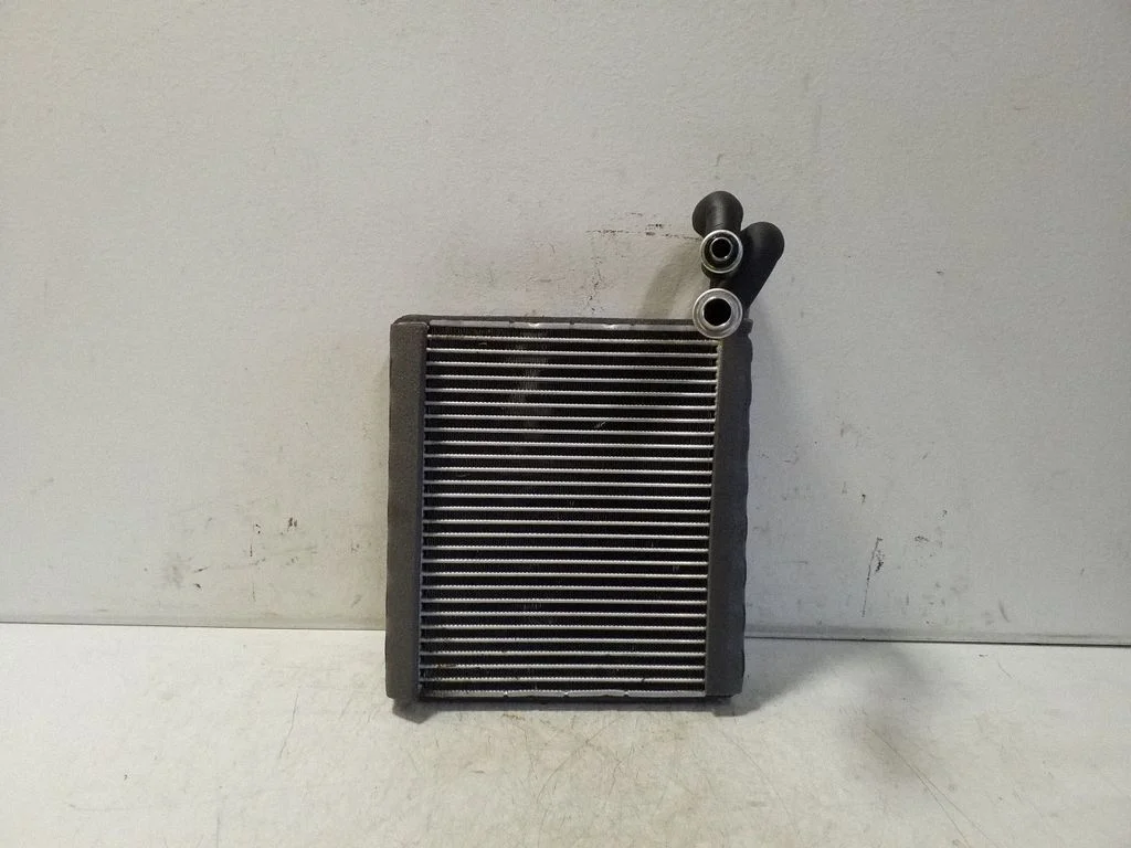 Kliimaseadme radiaator (salongis) – Ford Kuga II (2013-2019)