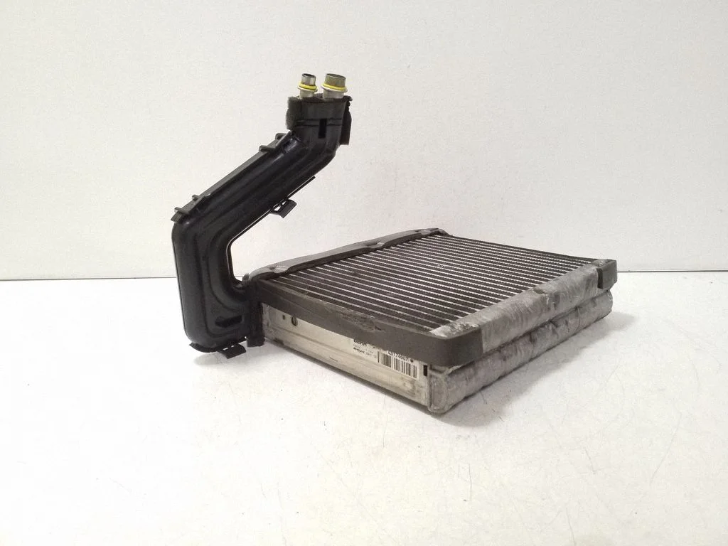 Kliimaseadme radiaator (salongis) L5174007