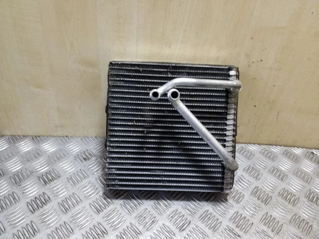 Kliimaseadme radiaator (salongis)