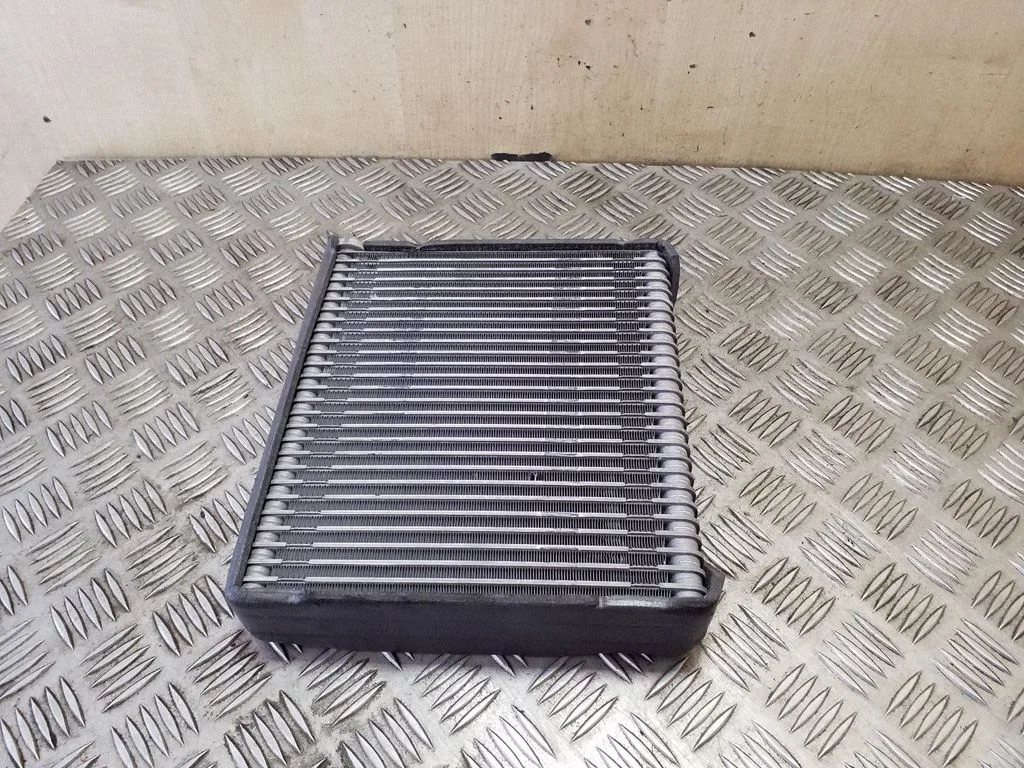 Kliimaseadme radiaator (salongis)