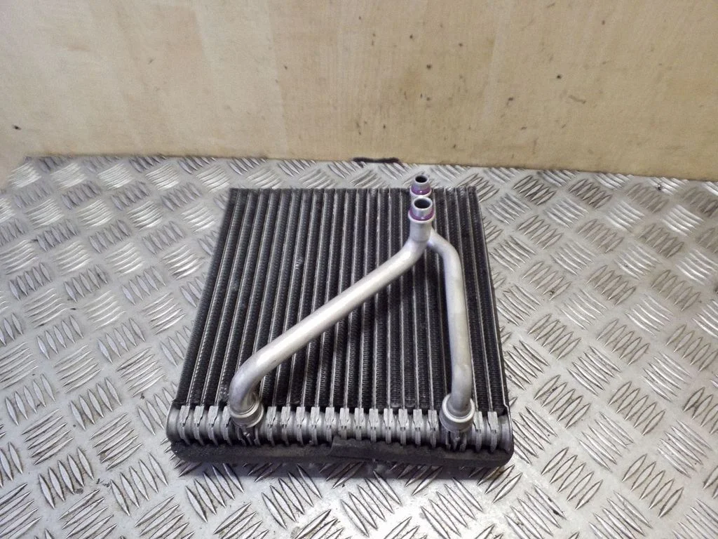 Air conditioning (A/C) radiator (interior)