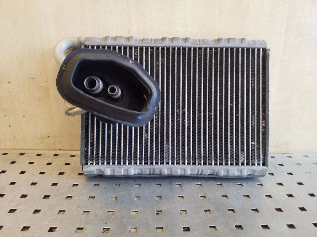 Air conditioning (A/C) radiator (interior)