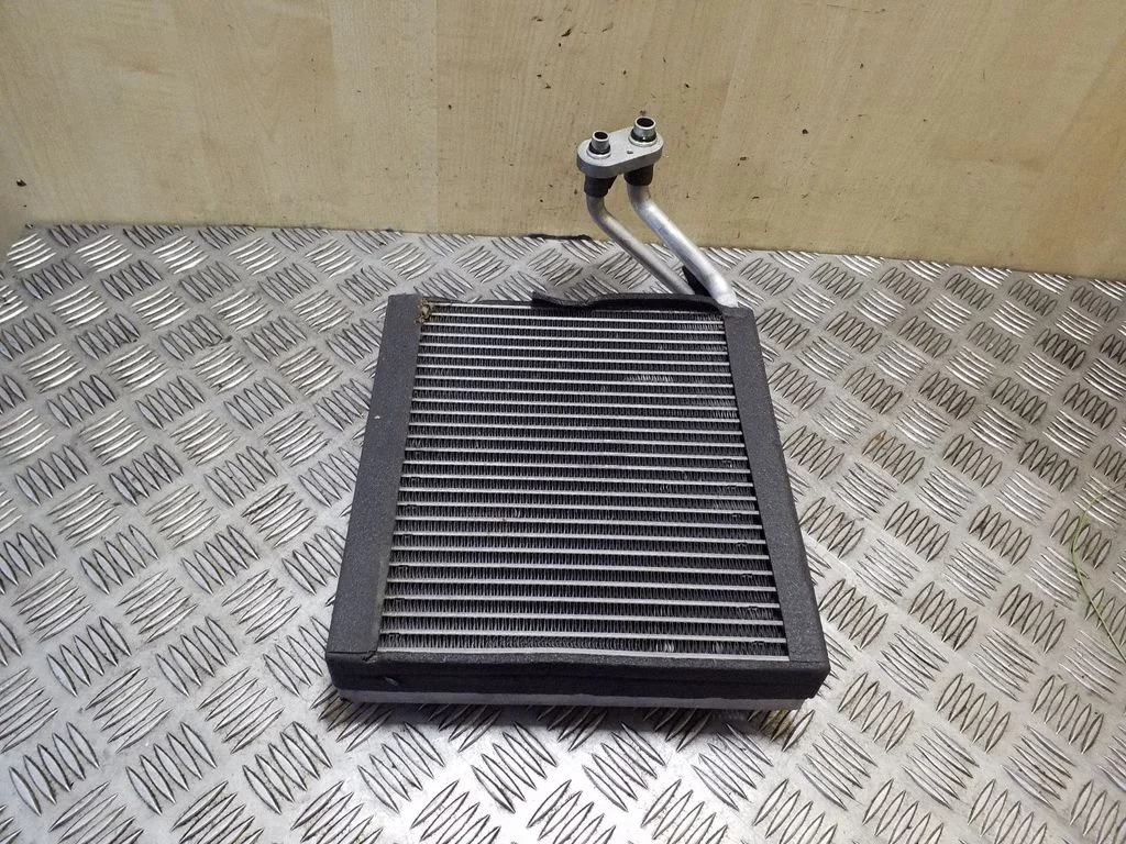 Kliimaseadme radiaator (salongis)