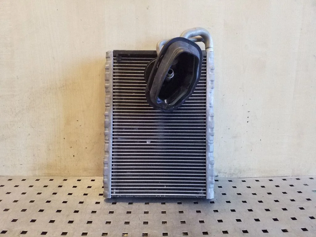 Kliimaseadme radiaator (salongis) H1405009