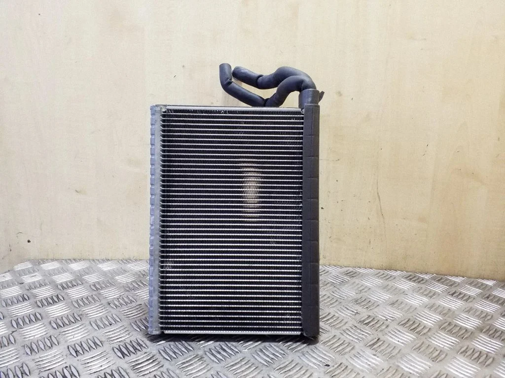 Air conditioning (A/C) radiator (interior)