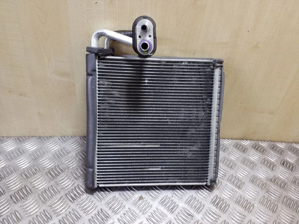 Air conditioning (A/C) radiator (interior)