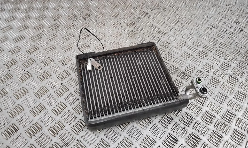 Air conditioning (A/C) radiator (interior)