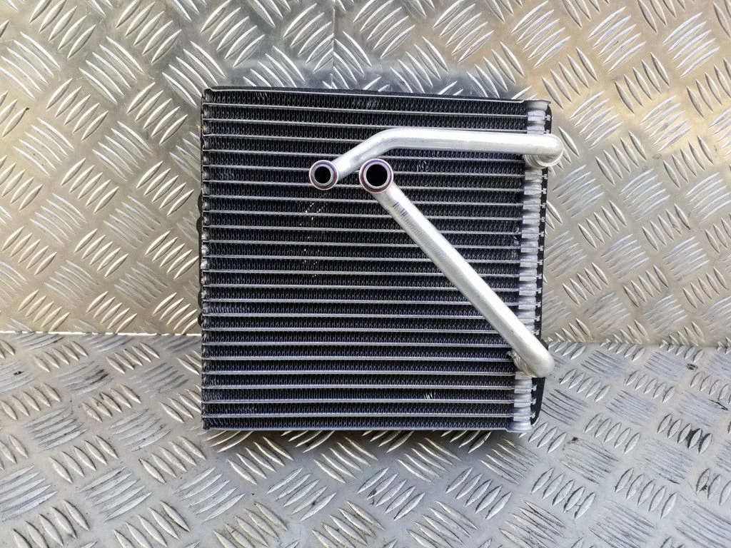 Kliimaseadme radiaator (salongis)
