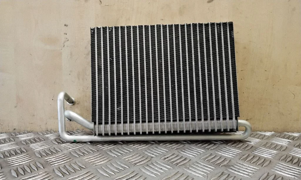 Air conditioning (A/C) radiator (interior) H9104002