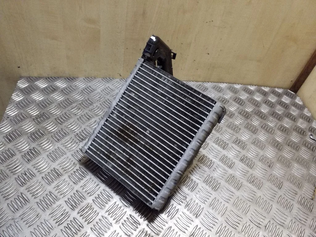 Air conditioning (A/C) radiator (interior) L5174