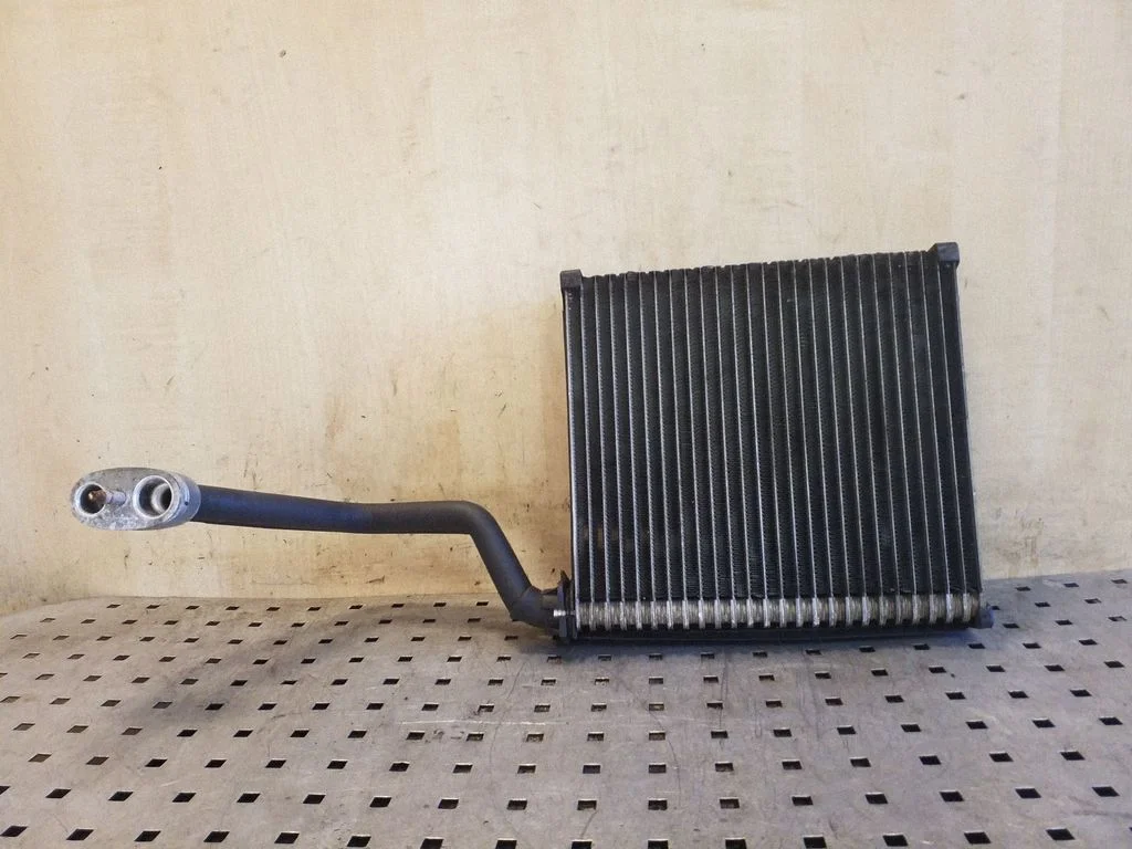 Air conditioning (A/C) radiator (interior) 8E2820103A