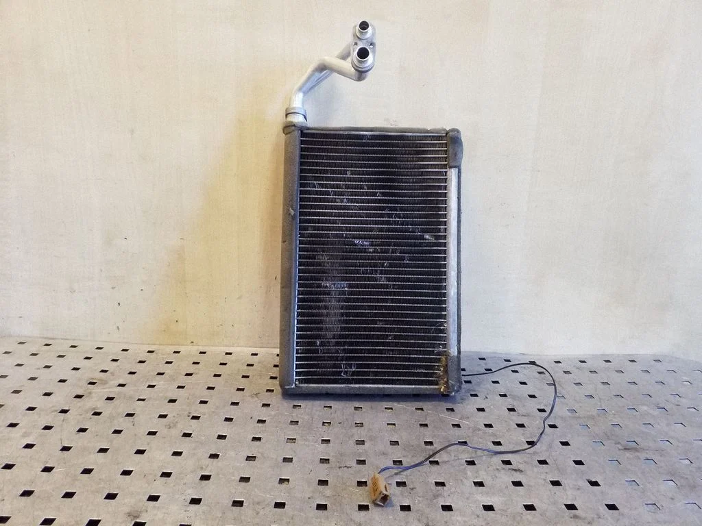 Air conditioning (A/C) radiator (interior)