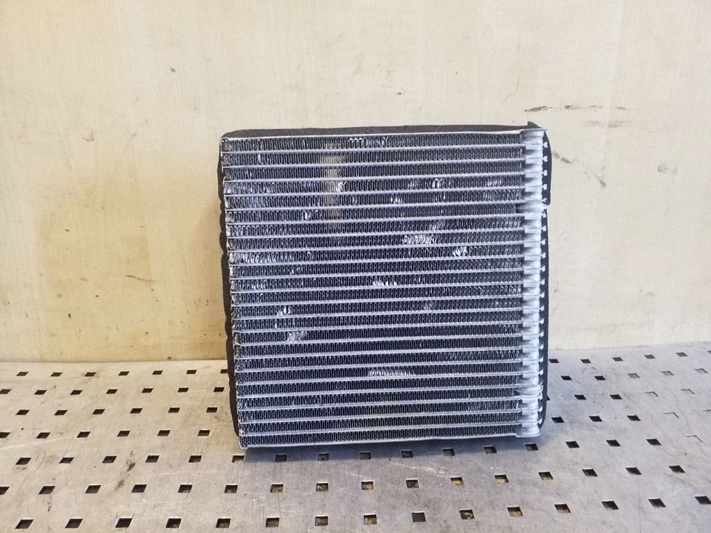 Kliimaseadme radiaator (salongis)