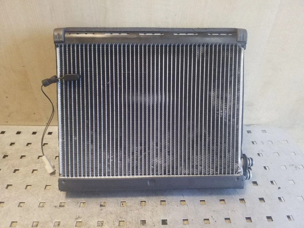 Air conditioning (A/C) radiator (interior) – Jaguar XF X260 (2015-)