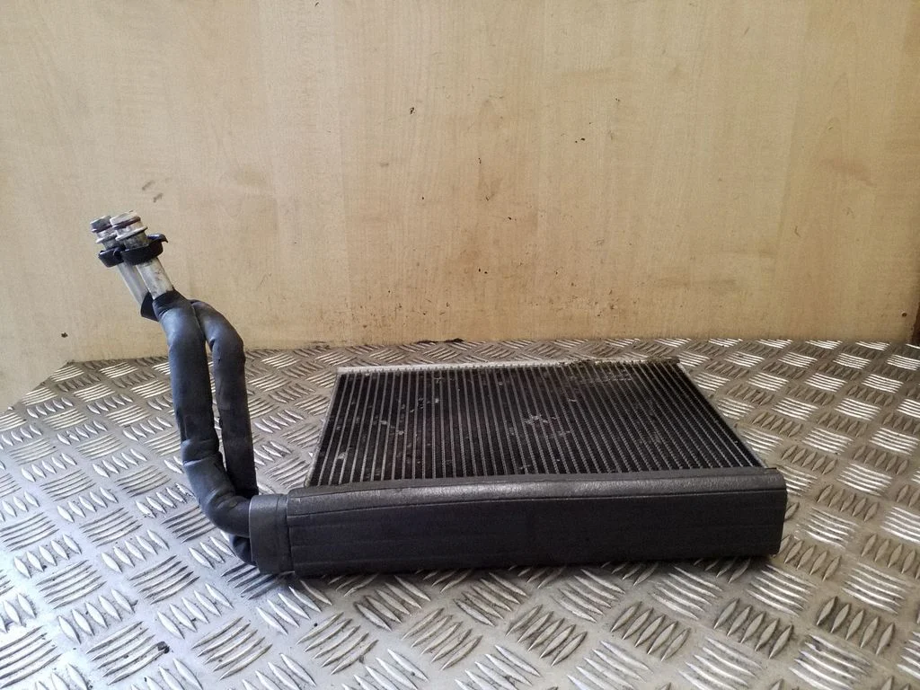 Air conditioning (A/C) radiator (interior)