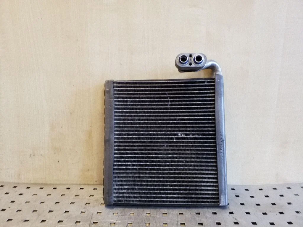Kliimaseadme radiaator (salongis)