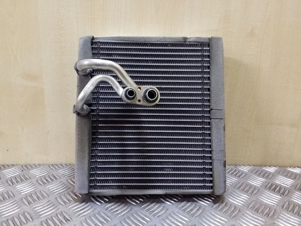 Kliimaseadme radiaator (salongis) 16454271