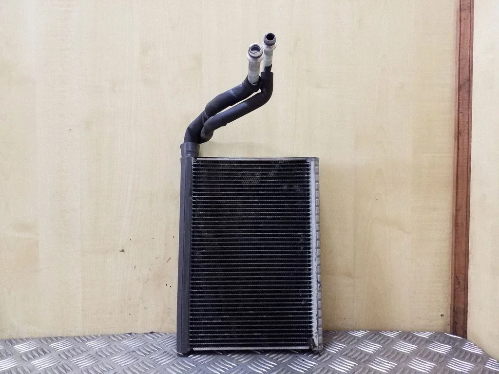 Air conditioning (A/C) radiator (interior)