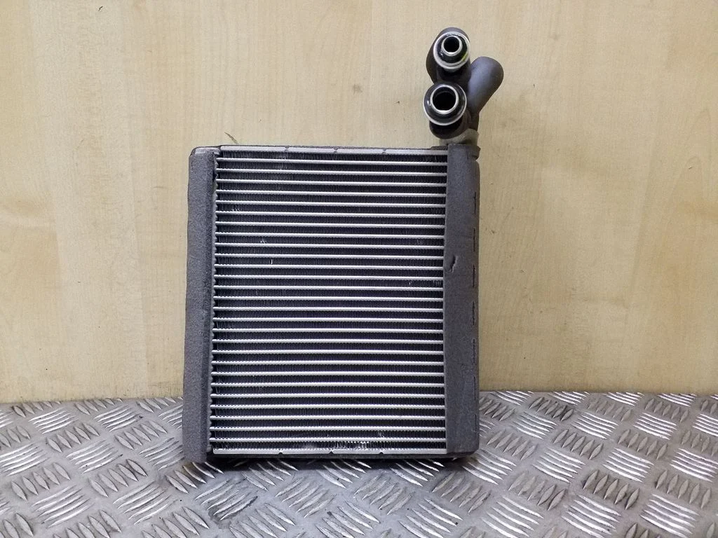 Air conditioning (A/C) radiator (interior)