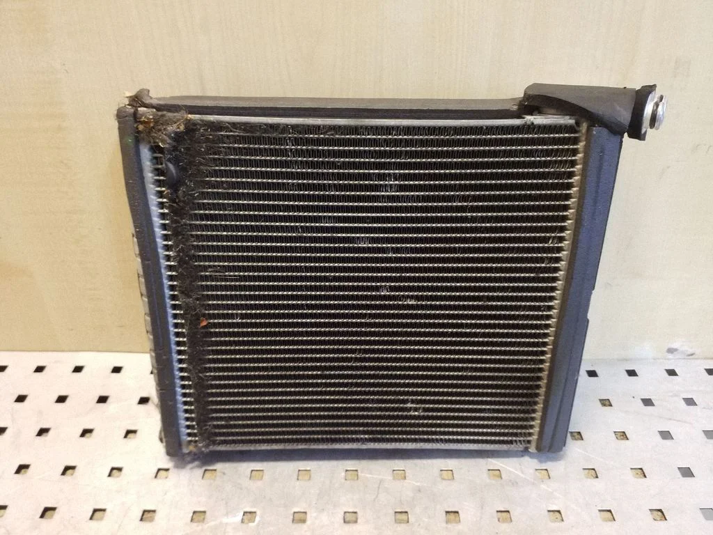 Air conditioning (A/C) radiator (interior)