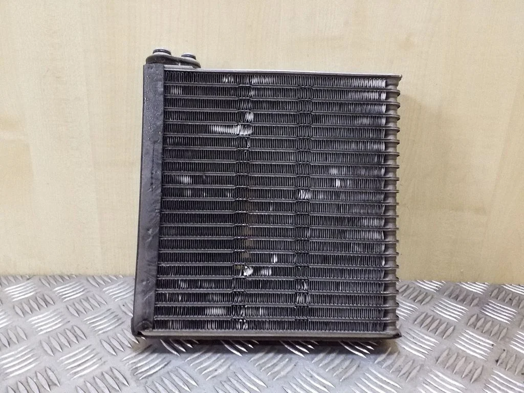 Kliimaseadme radiaator (salongis) – Toyota Corolla Verso E121 (2001-2004)