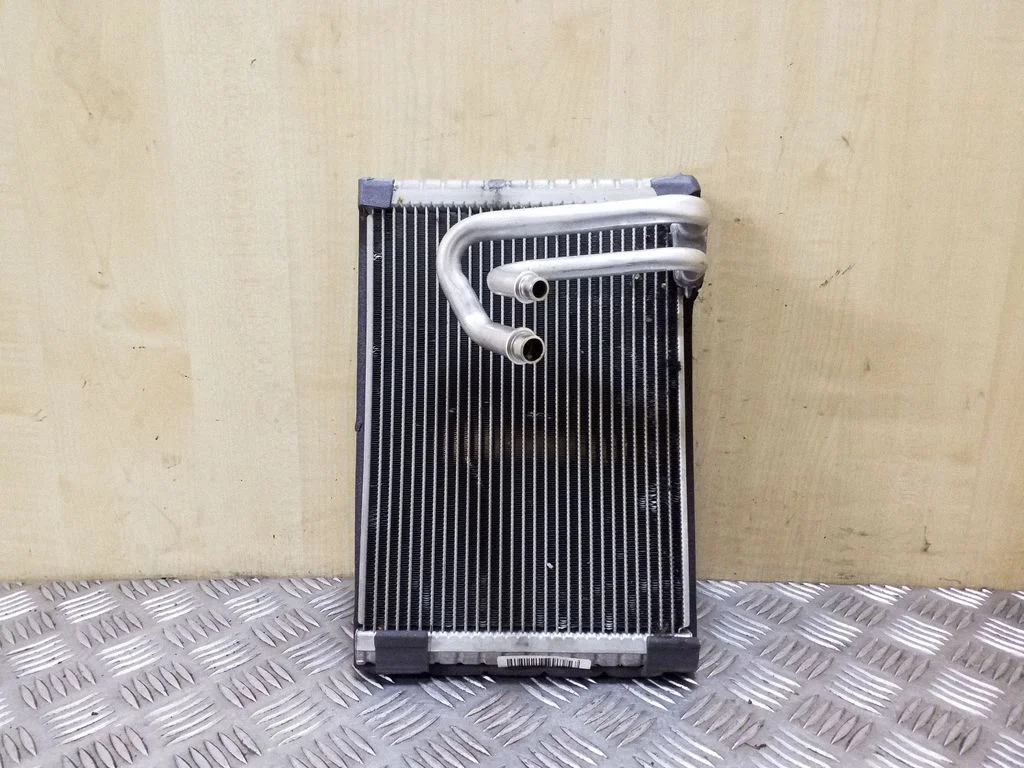 Kliimaseadme radiaator (salongis)