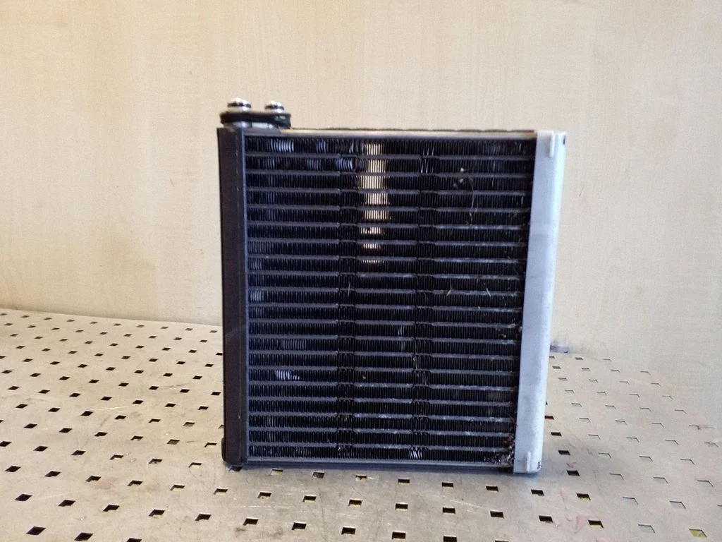 Kliimaseadme radiaator (salongis) – Toyota RAV 4 (XA20) (2000-2005)