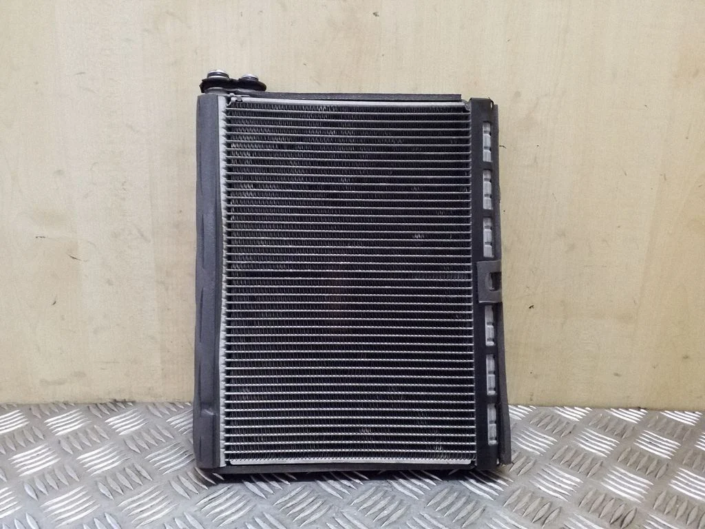 Air conditioning (A/C) radiator (interior)