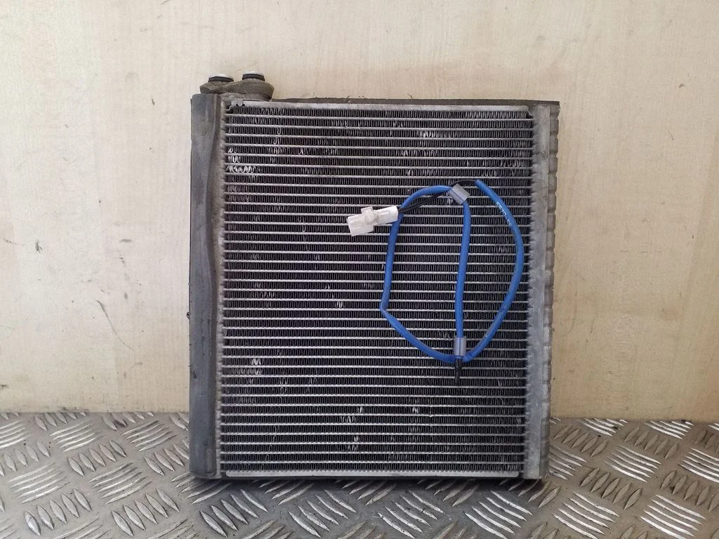 Air conditioning (A/C) radiator (interior) – Toyota Matrix (E130) (2001-2008)