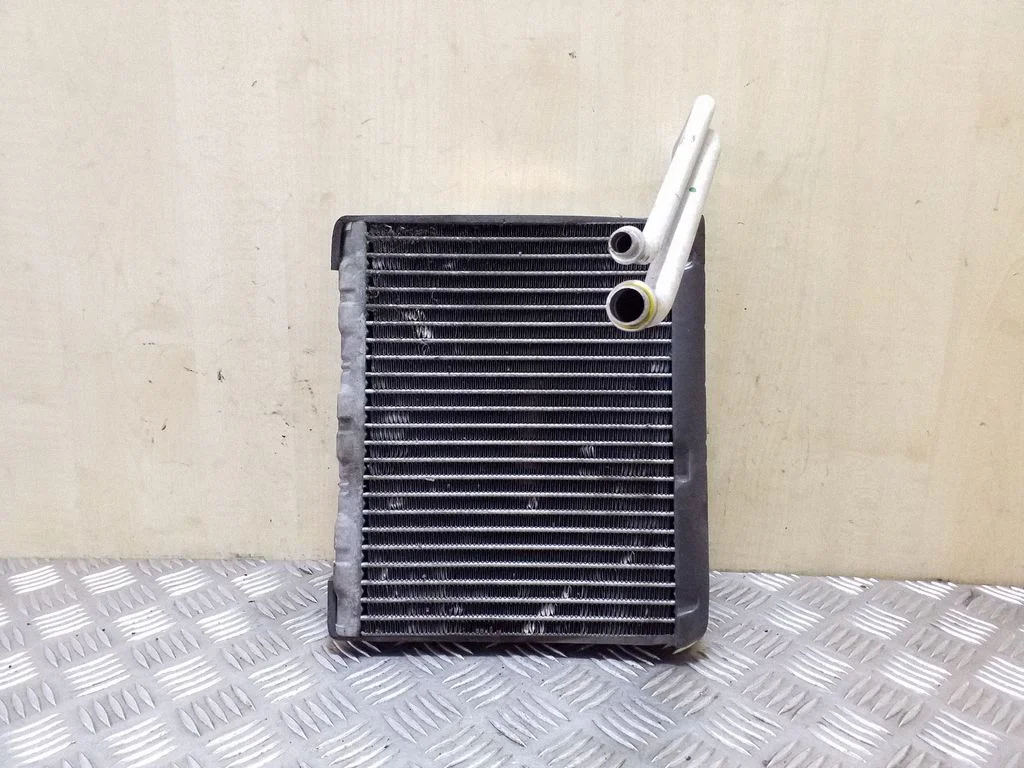 Kliimaseadme radiaator (salongis) H8189