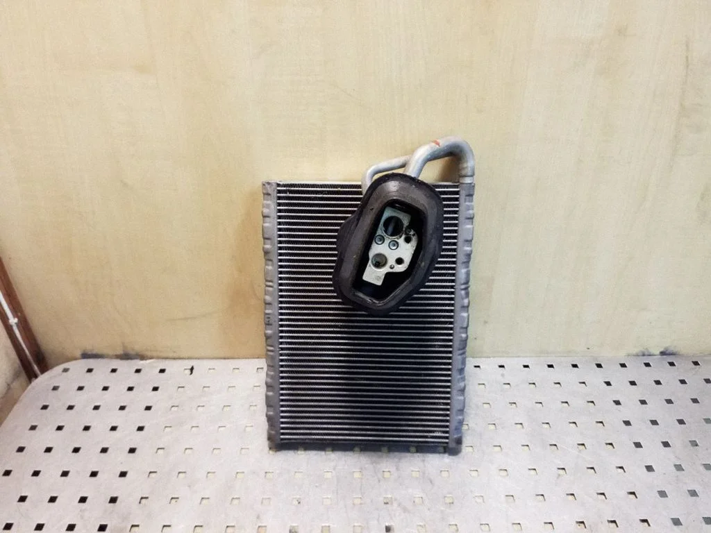 Gaisa kondicioniera radiators (salonā) – Audi A4 Allroad B8 (2008-2016)
