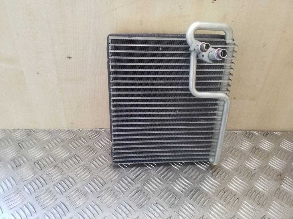 Air conditioning (A/C) radiator (interior)