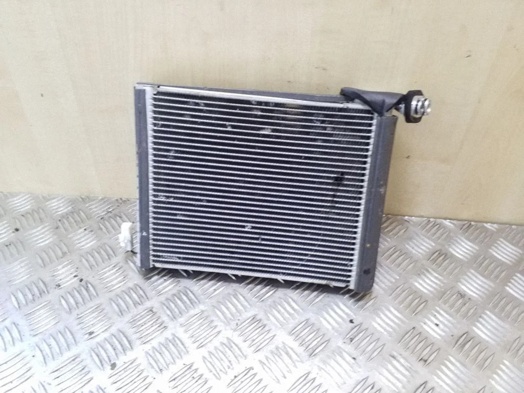 Air conditioning (A/C) radiator (interior)