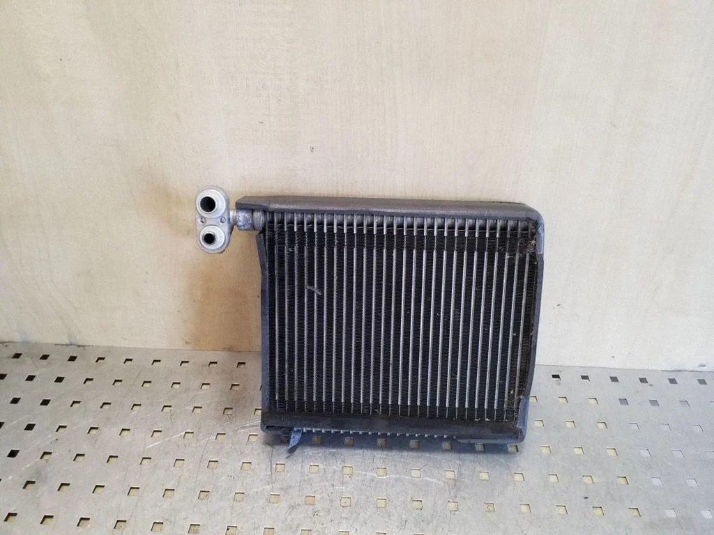 Air conditioning (A/C) radiator (interior)