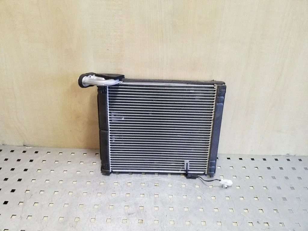 Kliimaseadme radiaator (salongis) – Toyota RAV 4 (XA30) (2006-2016)