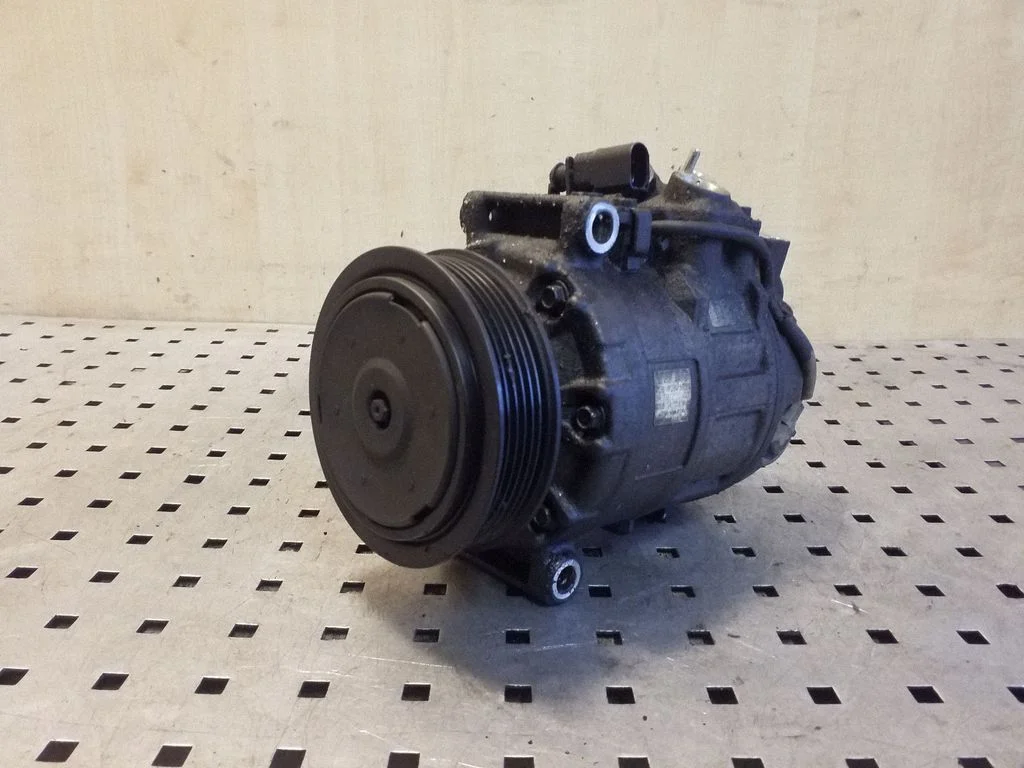 Air conditioning (A/C) compressor (pump) 7L6820803Q