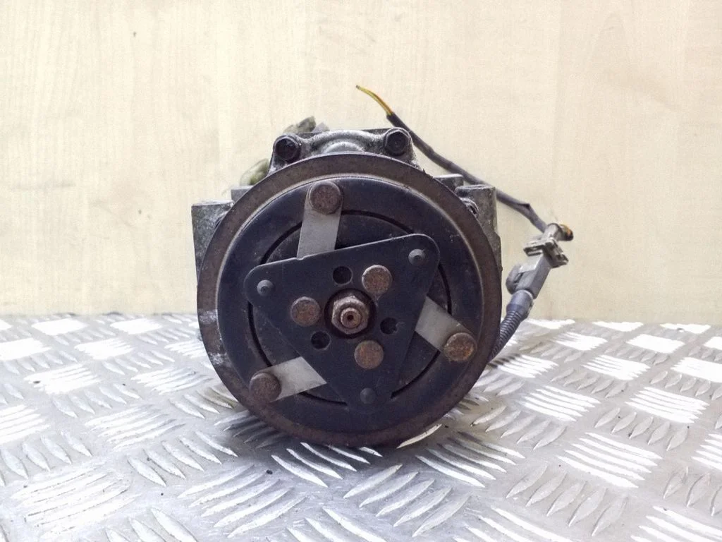 Air conditioning (A/C) compressor (pump) SD7V16