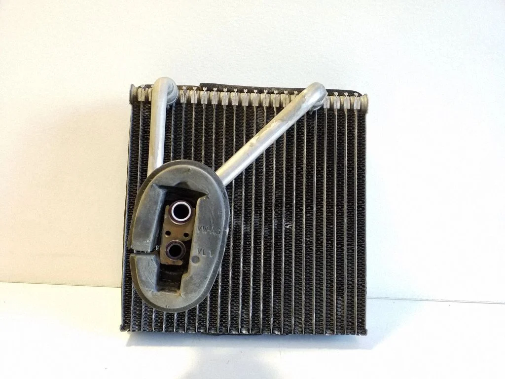 A/C cooling radiator (condenser)