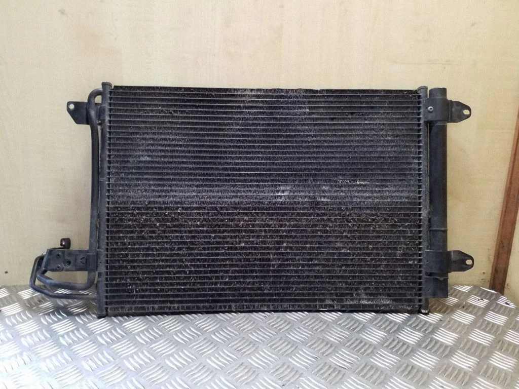 Kliimaseadme jahutusradiaator (kondensaator) 1K0820411Q