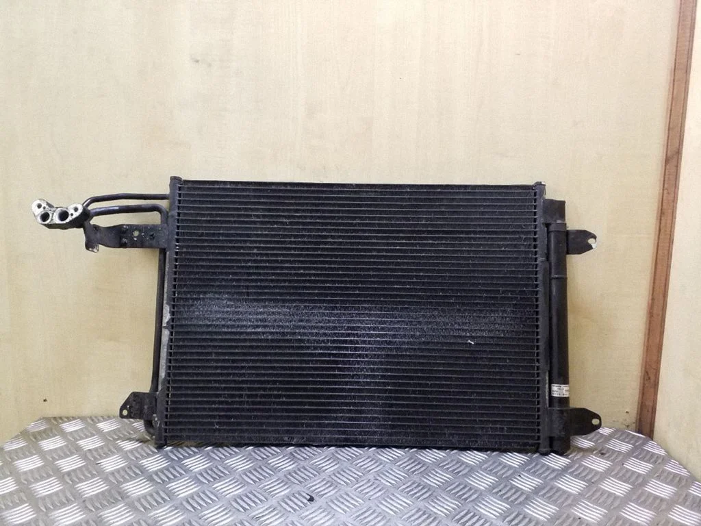Kliimaseadme jahutusradiaator (kondensaator) 1K0820411Q