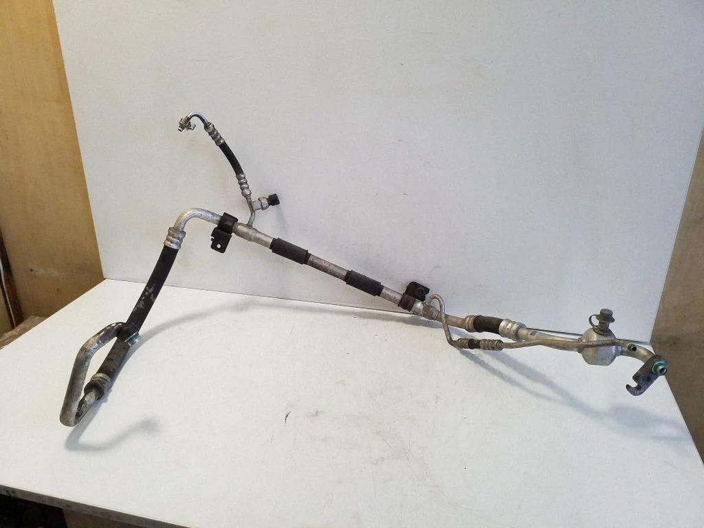 Air conditioning (A/C) pipe/hose